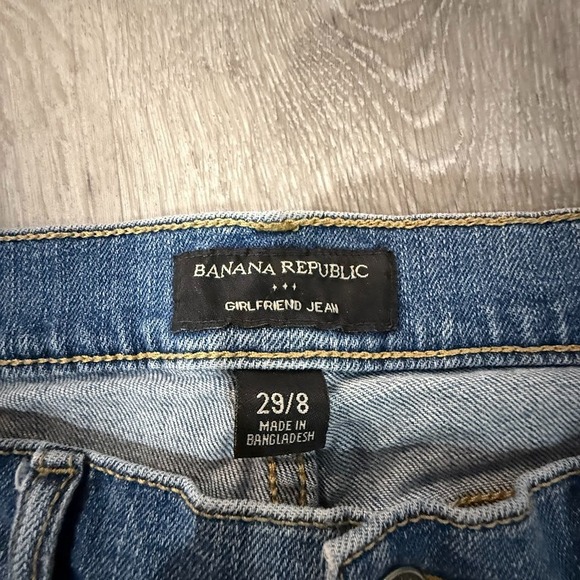 Banana Republic Girlfriend Jeans Women's 29/8 Medium Wash Distressed Denim - Picture 3 of 7